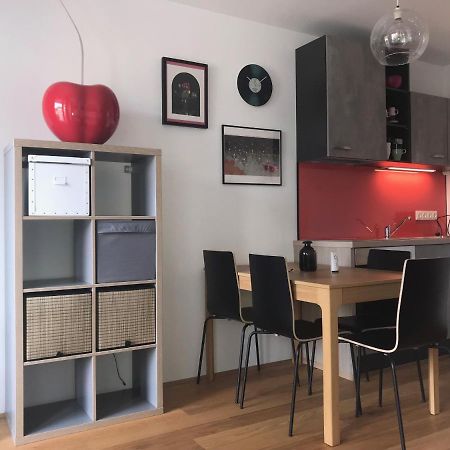 Red Flower Apartment With Pool - 5 Min To Lake 비엔나 외부 사진