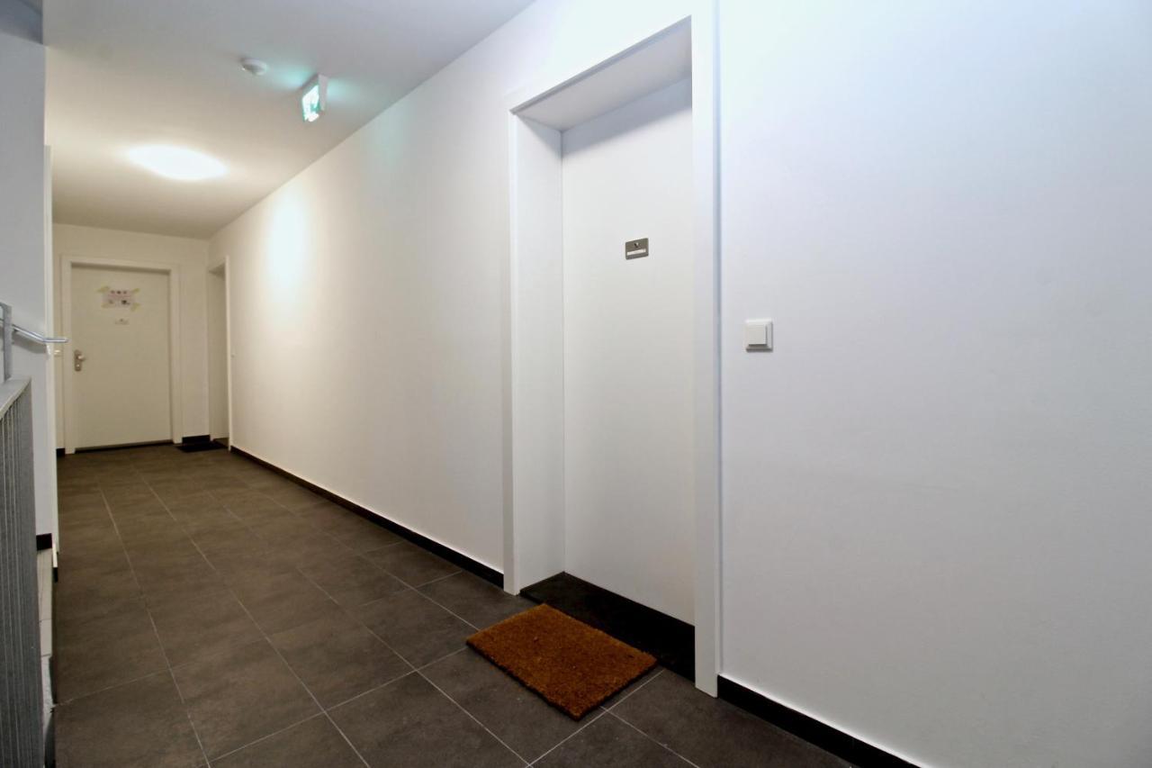 Red Flower Apartment With Pool - 5 Min To Lake 비엔나 외부 사진