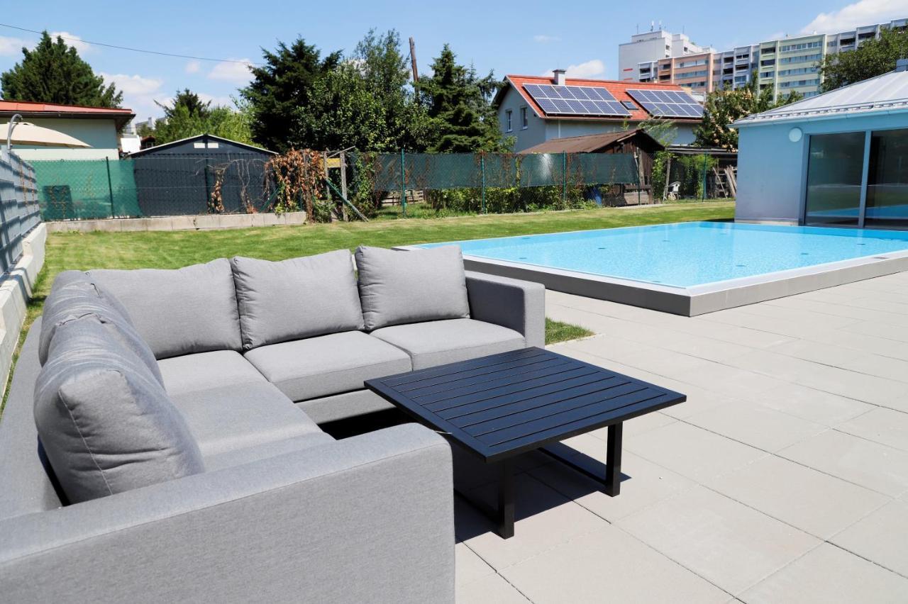 Red Flower Apartment With Pool - 5 Min To Lake 비엔나 외부 사진